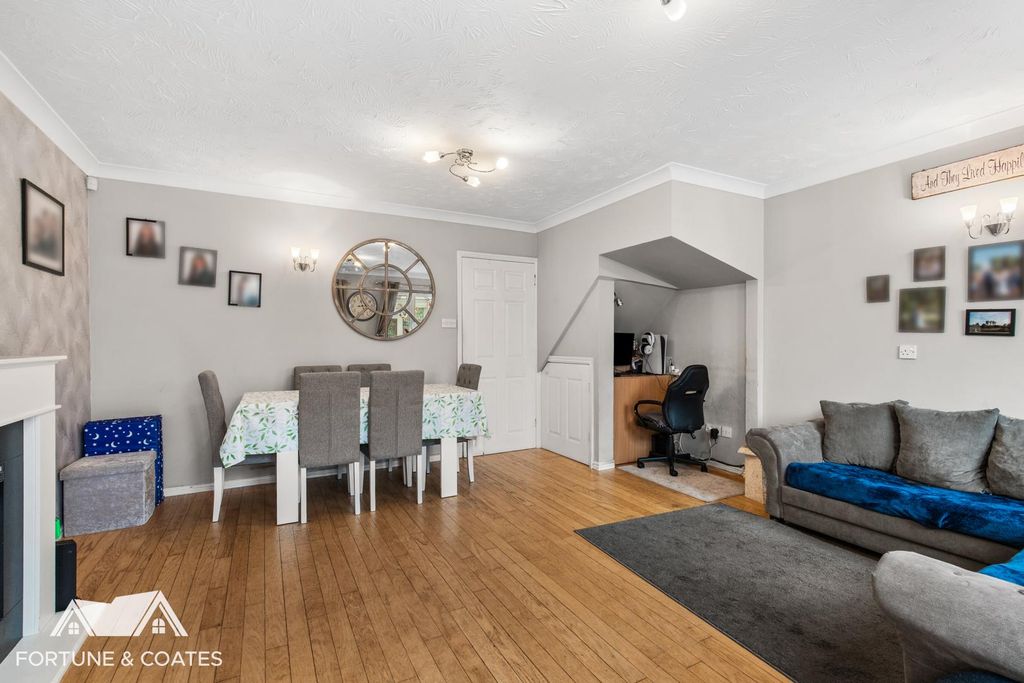 Property photo 2 of 19 Coalportclose_19.Jpg