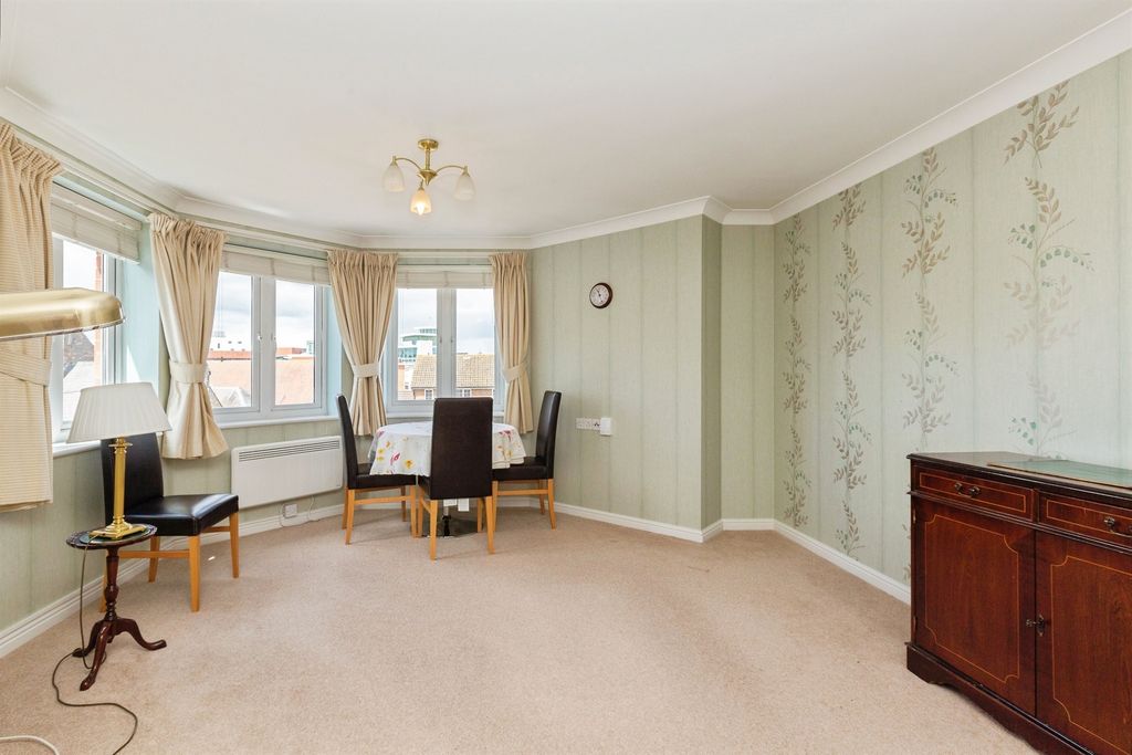 Property photo 3 of 16
