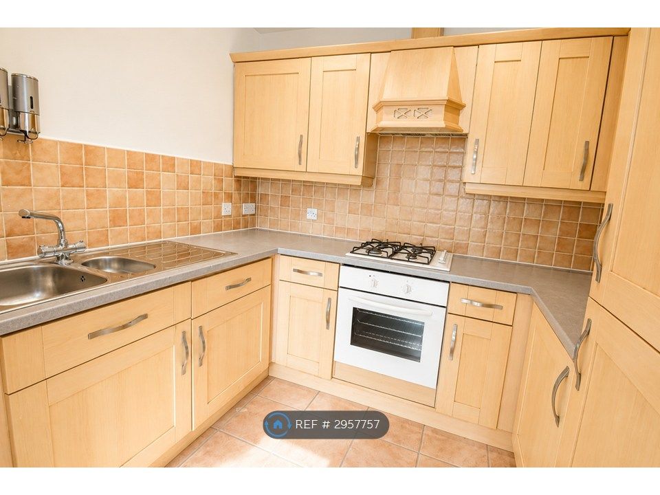 Property photo 2 of 17 Kitchen
