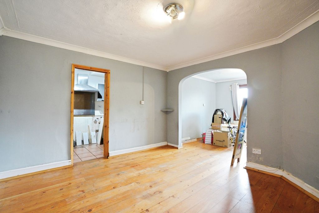 Property photo 2 of 17 Photo