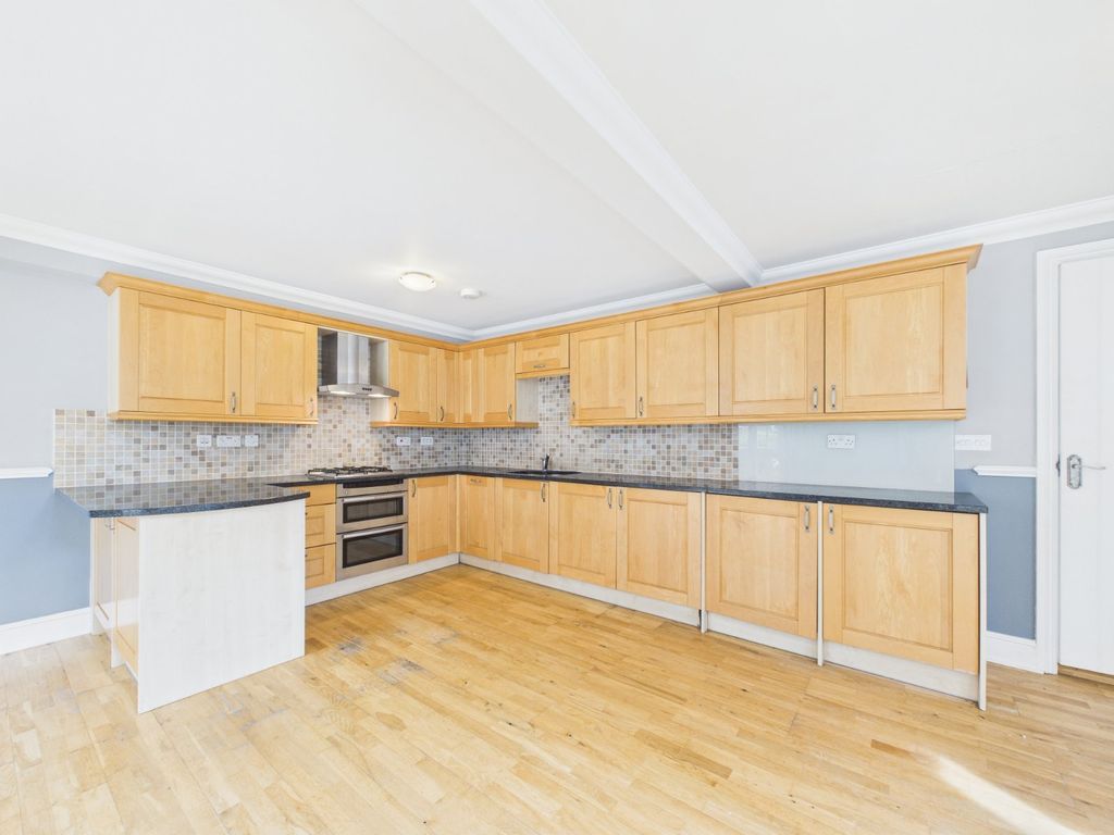 Property photo 1 of 11 Picture No. 14