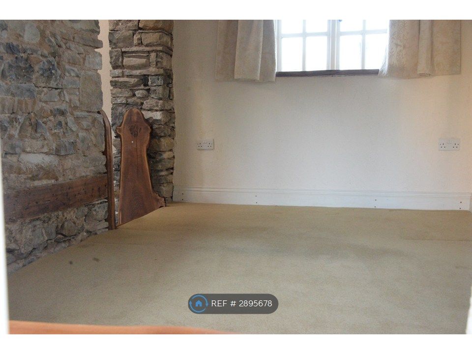 Property photo 3 of 6 Bedroom