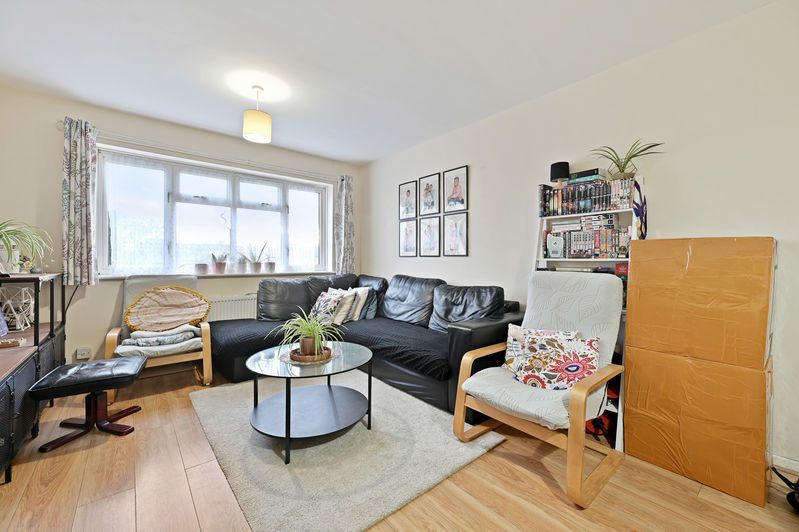 Property photo 3 of 8 Photo 6