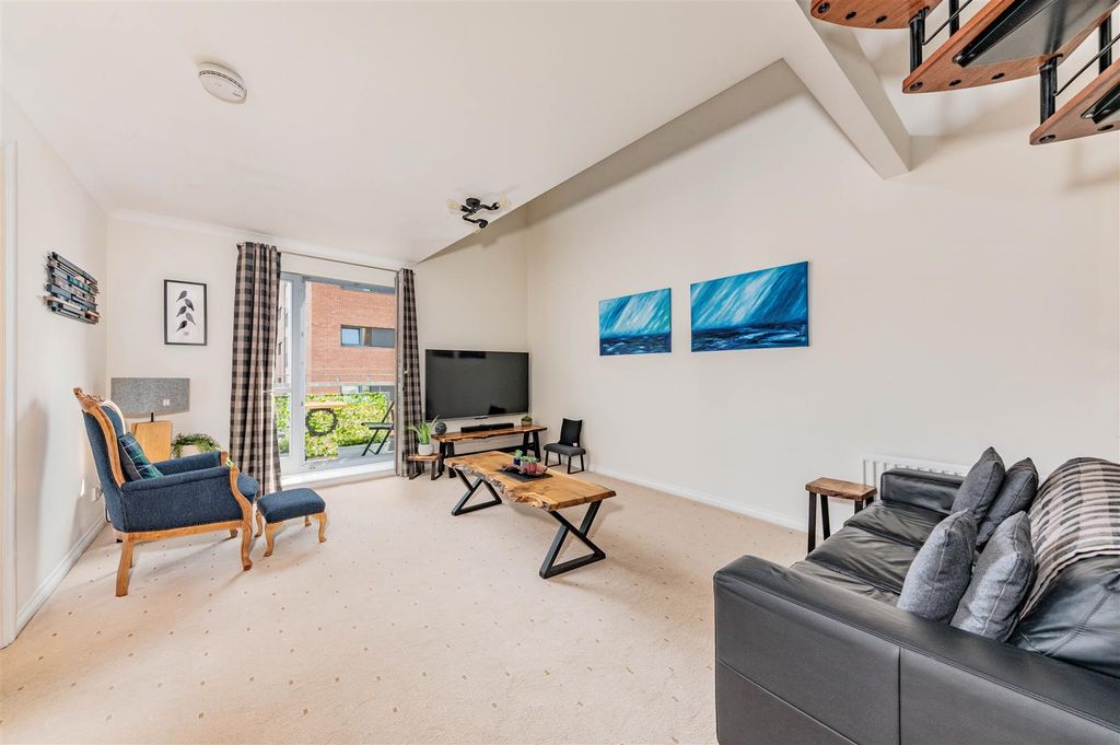 Property photo 2 of 23 32 Thorter Neuk Dundee-6.Jpg