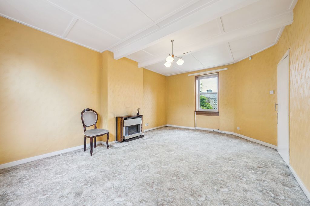 Property photo 3 of 28