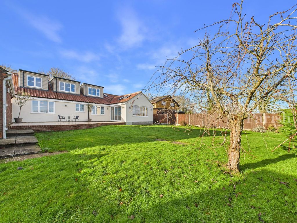 Property photo 2 of 36