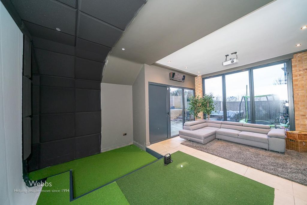 Property photo 2 of 35 Â© Webbs Estate Agents Â© (28 Of 37).Jpg