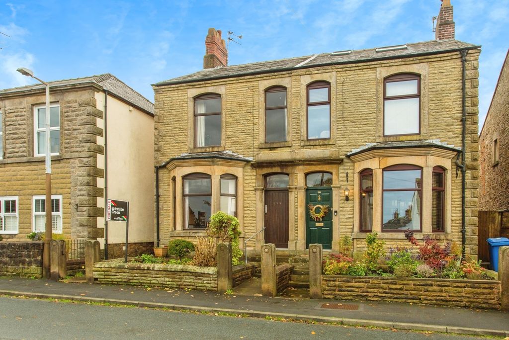 Property photo 1 of 16 Front