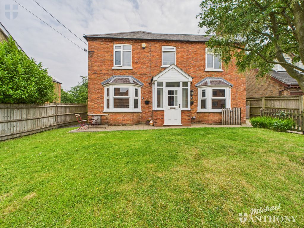 Property photo 1 of 26 Cam02773G0-Pr0312-Still049