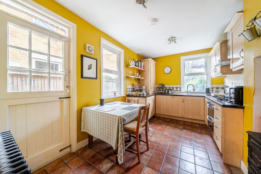 Property photo 3 of 18 1395420-12-695Cf4...