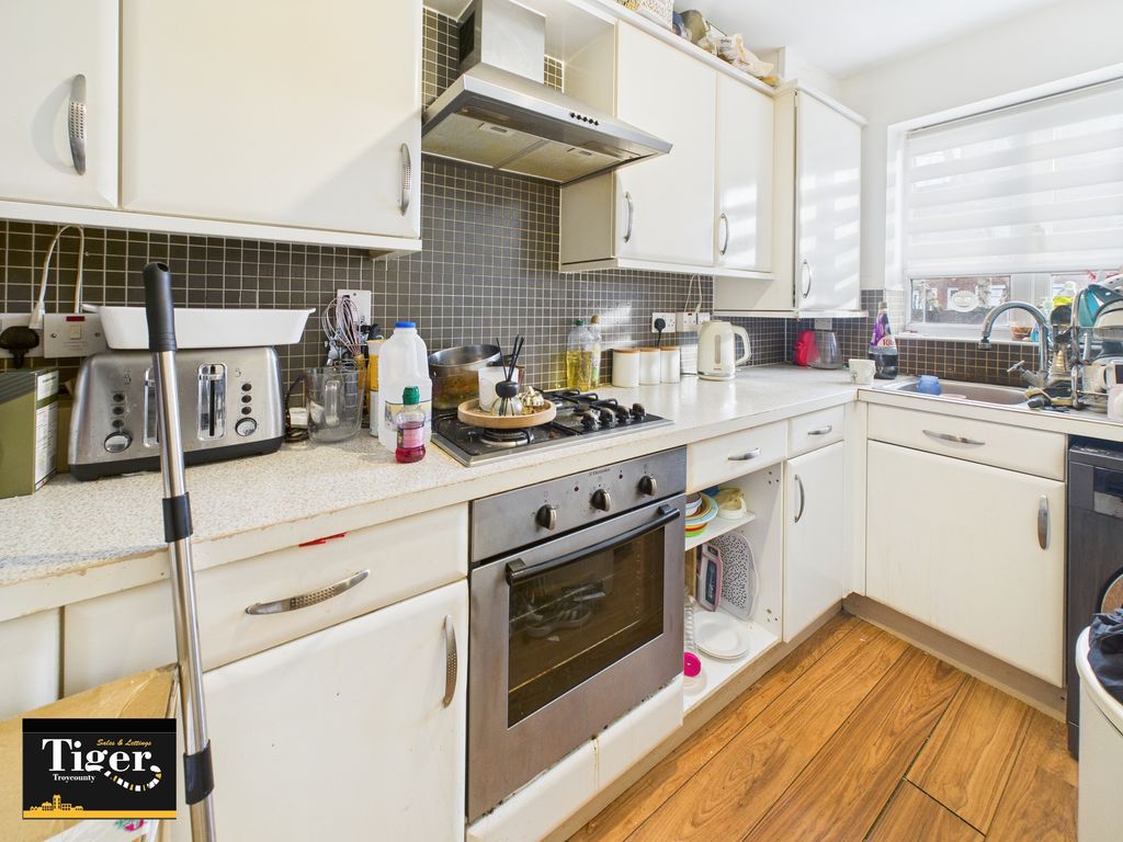 Property photo 2 of 6 Cam02176G0-Pr0773-Still001