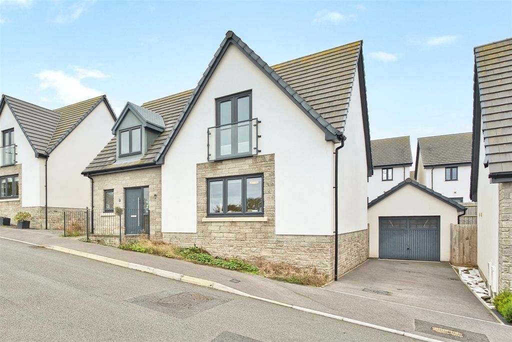 Property photo 1 of 22 Front Elevation