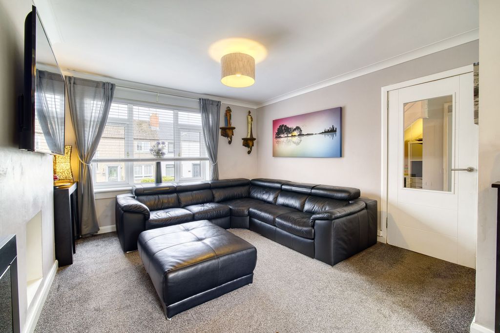 Property photo 3 of 62 Lounge