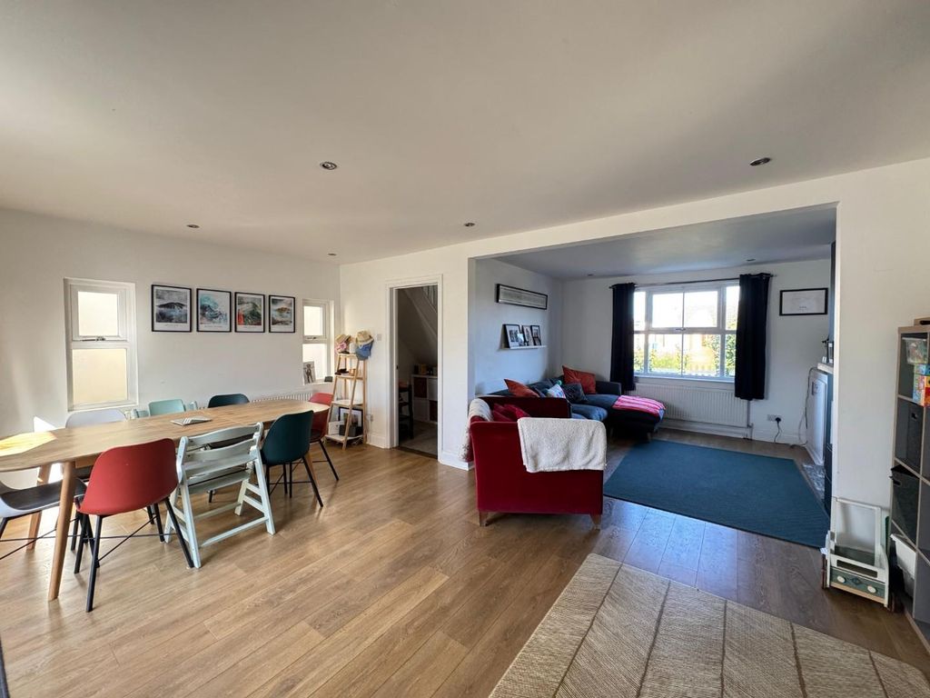 Property photo 2 of 24 Whatsapp Image 2025-09-29 At 11.36.53_7B13Dbc5.Jpg