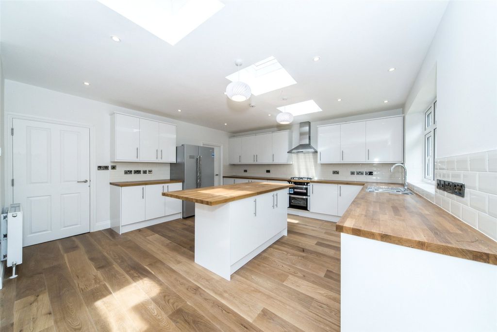 Property photo 2 of 13 Picture No. 02