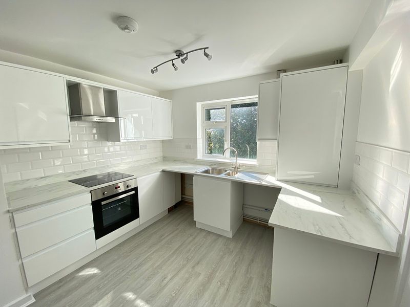 Property photo 3 of 6 Kitchen