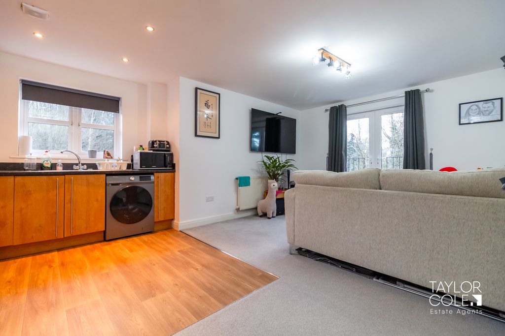 Property photo 3 of 15