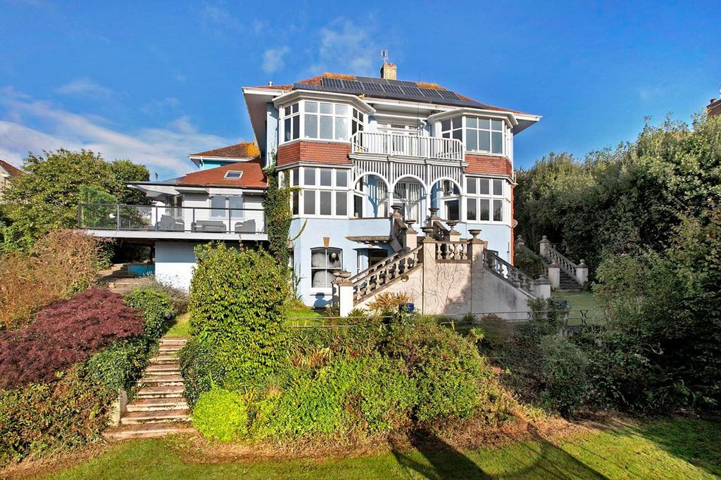 Property photo 1 of 50