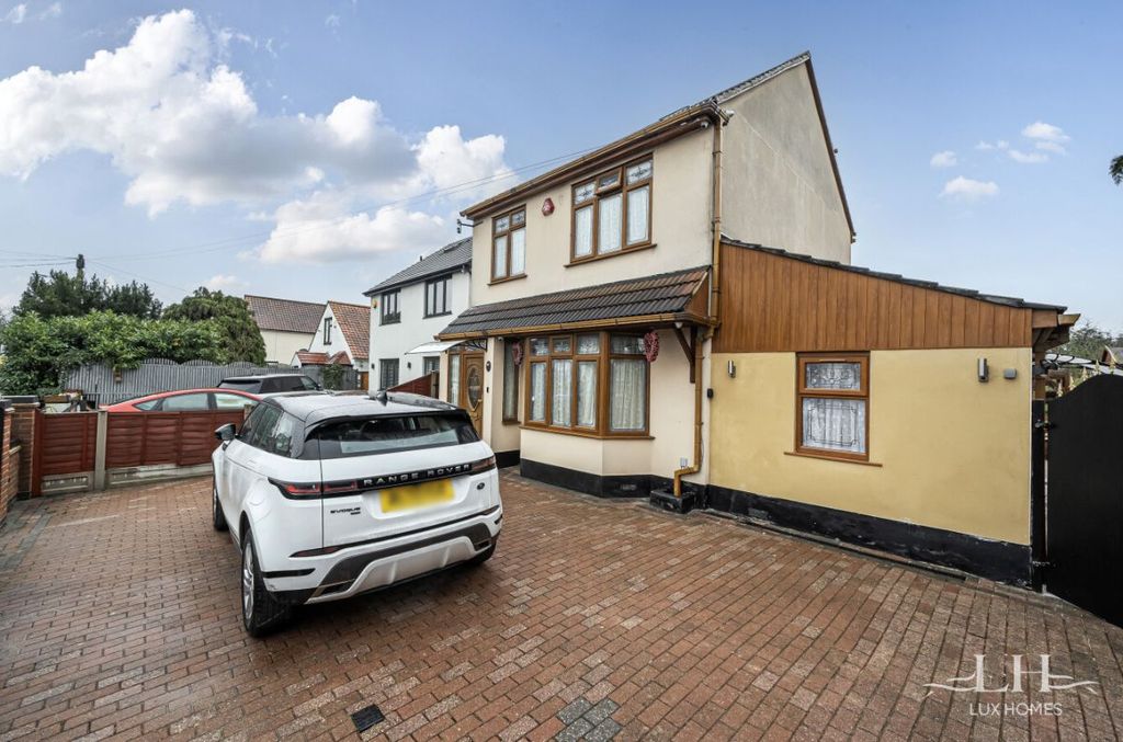 Property photo 2 of 24