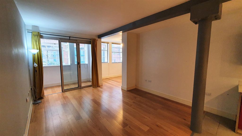 Property photo 2 of 37