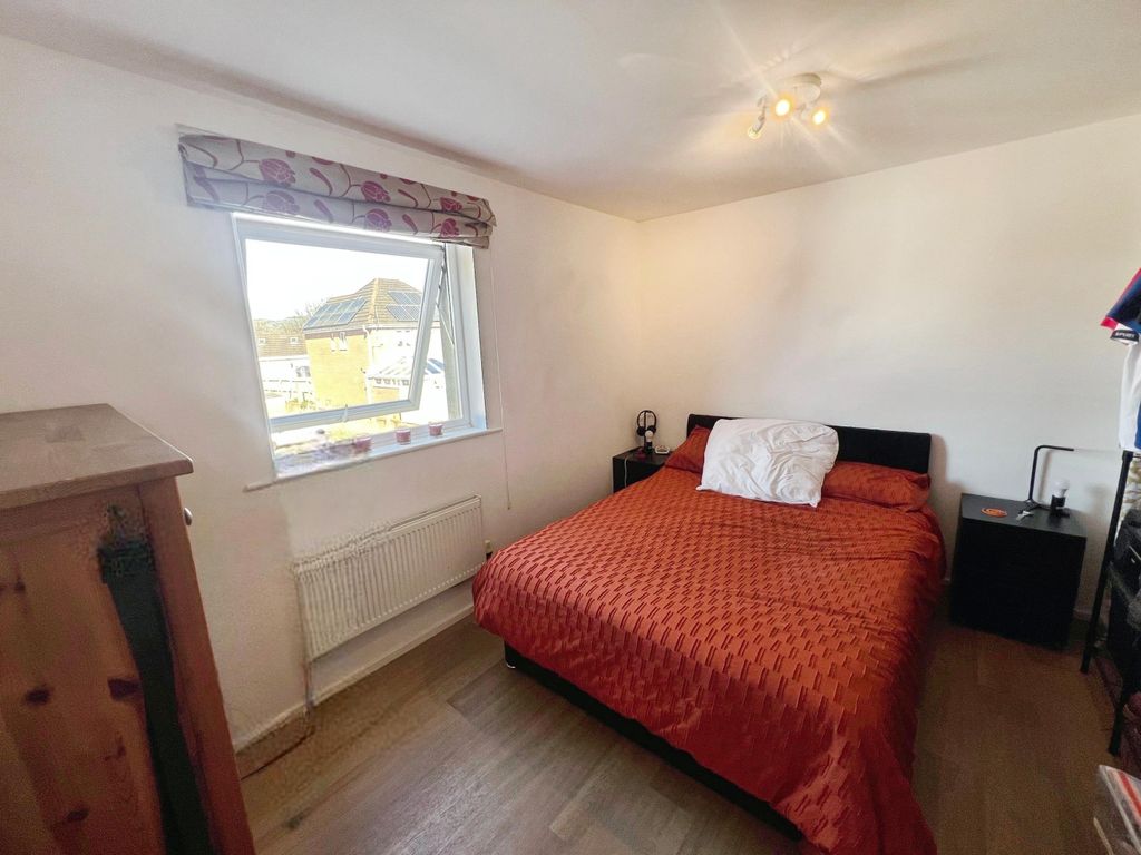 Property photo 2 of 3