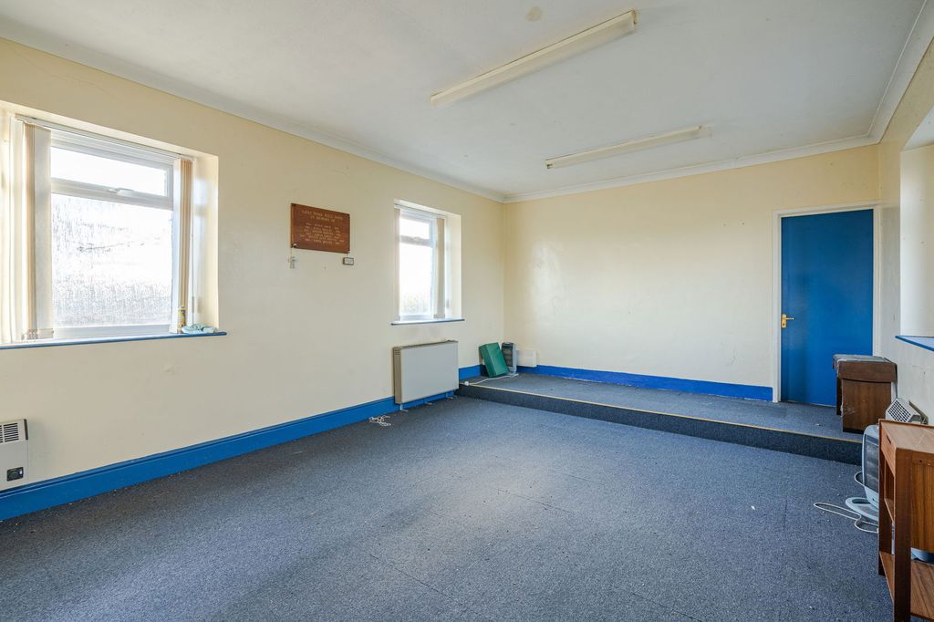 Property photo 3 of 8