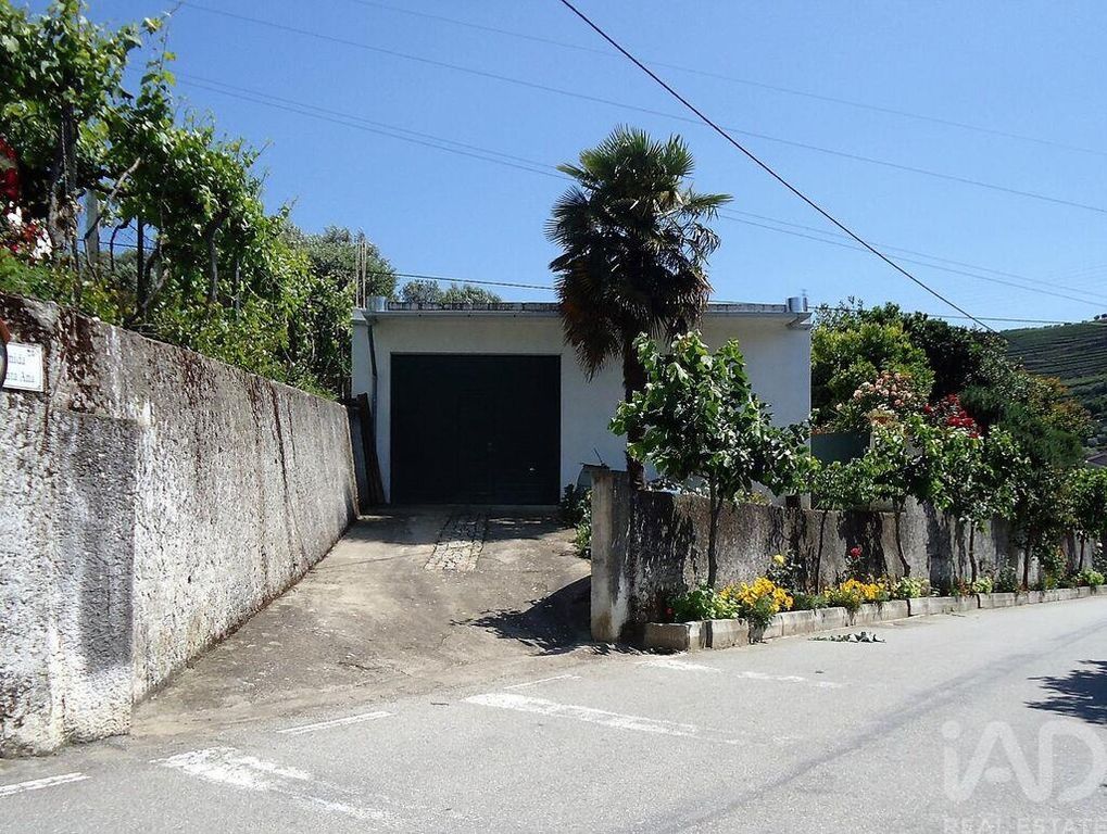 Property photo 1 of 2