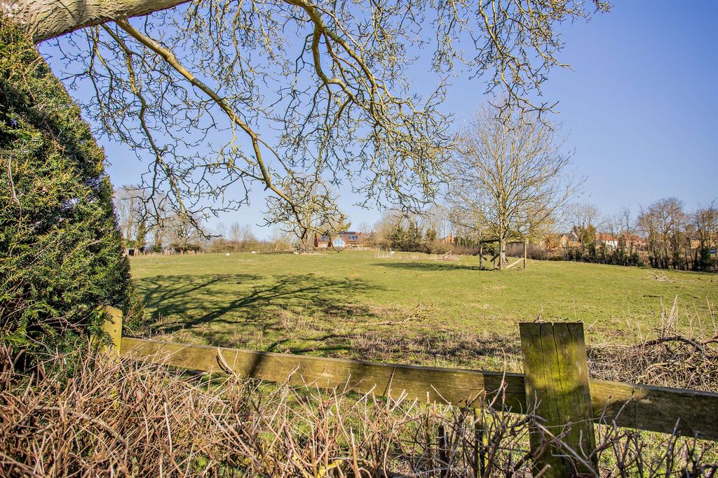 Property photo 3 of 13