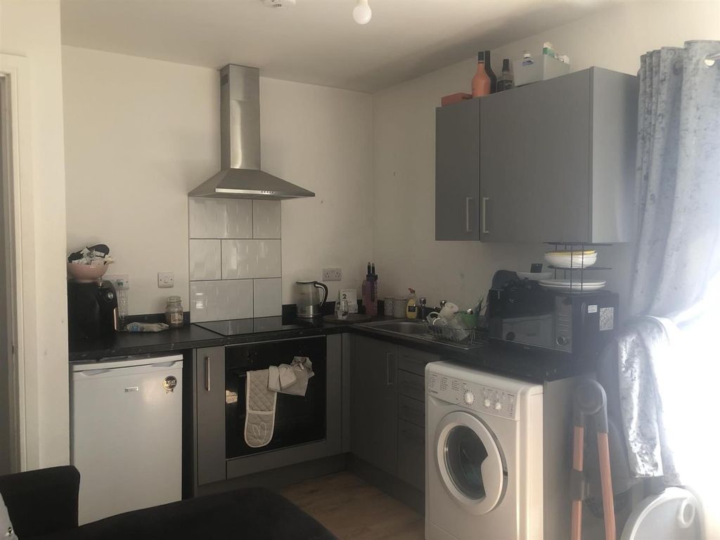 Property photo 2 of 8 Tempimagejebahf.Jpg