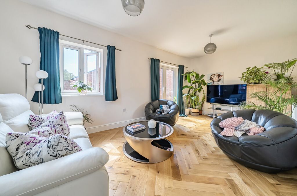 Property photo 2 of 21 1481716-12-6A3561...