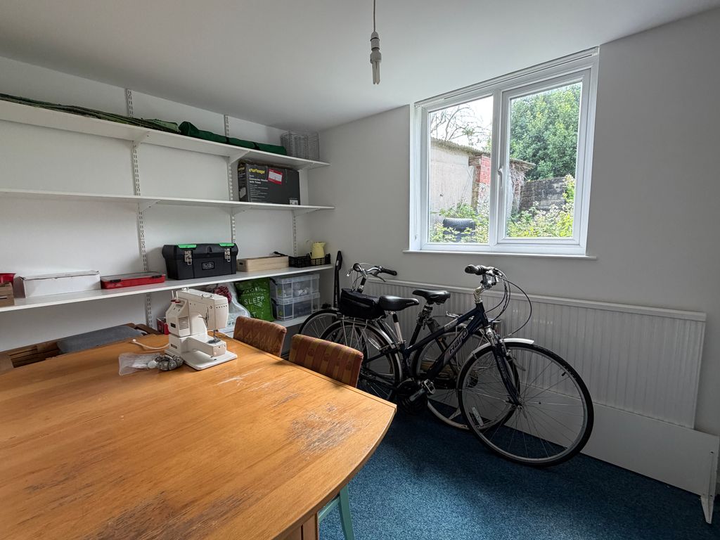 Property photo 3 of 4