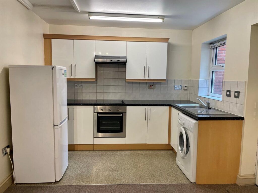 Property photo 1 of 4