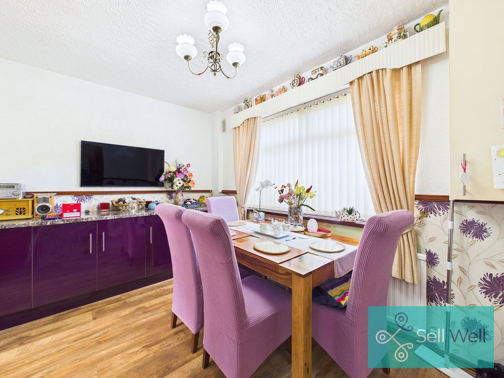 Property photo 3 of 21 Dining Room