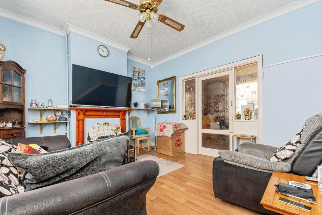 Property photo 2 of 14