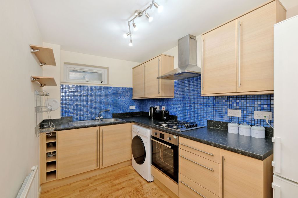 Property photo 2 of 21