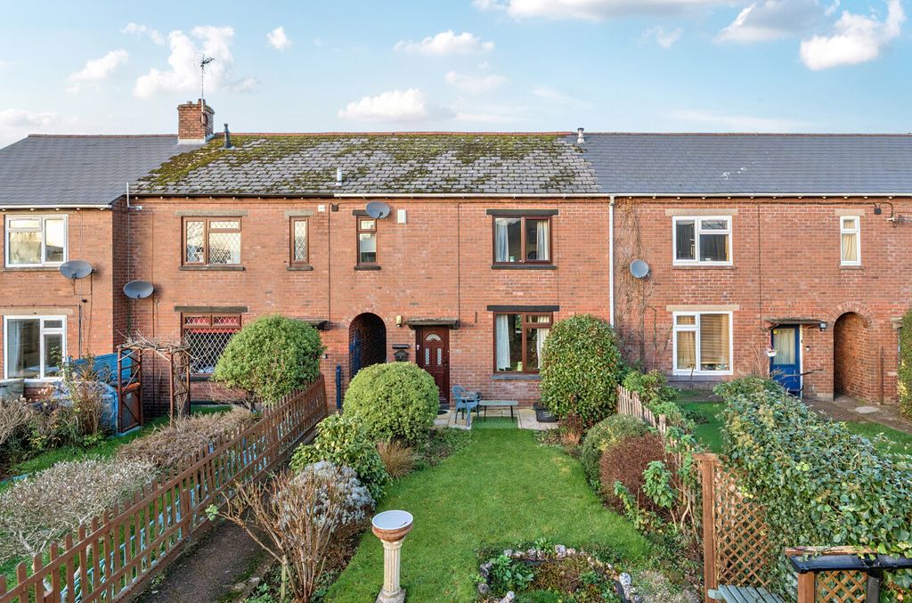 Property photo 1 of 18 Seddons, Tiverton