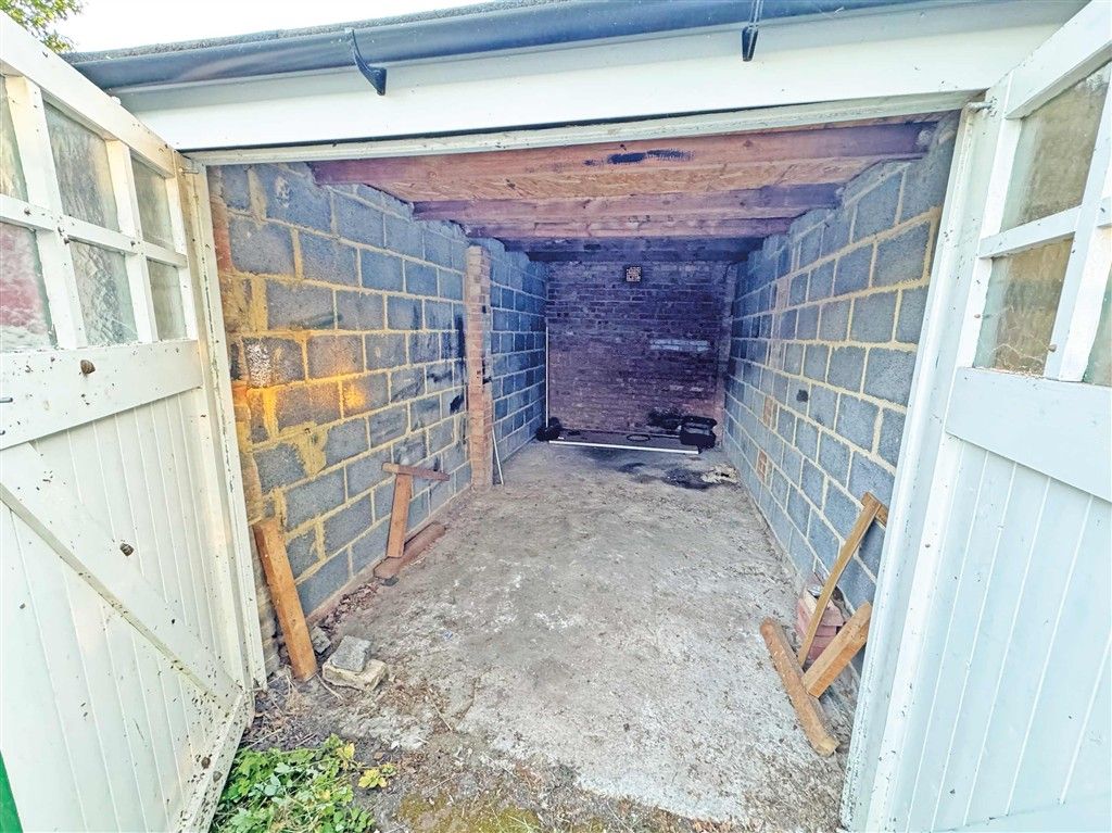 Property photo 2 of 3