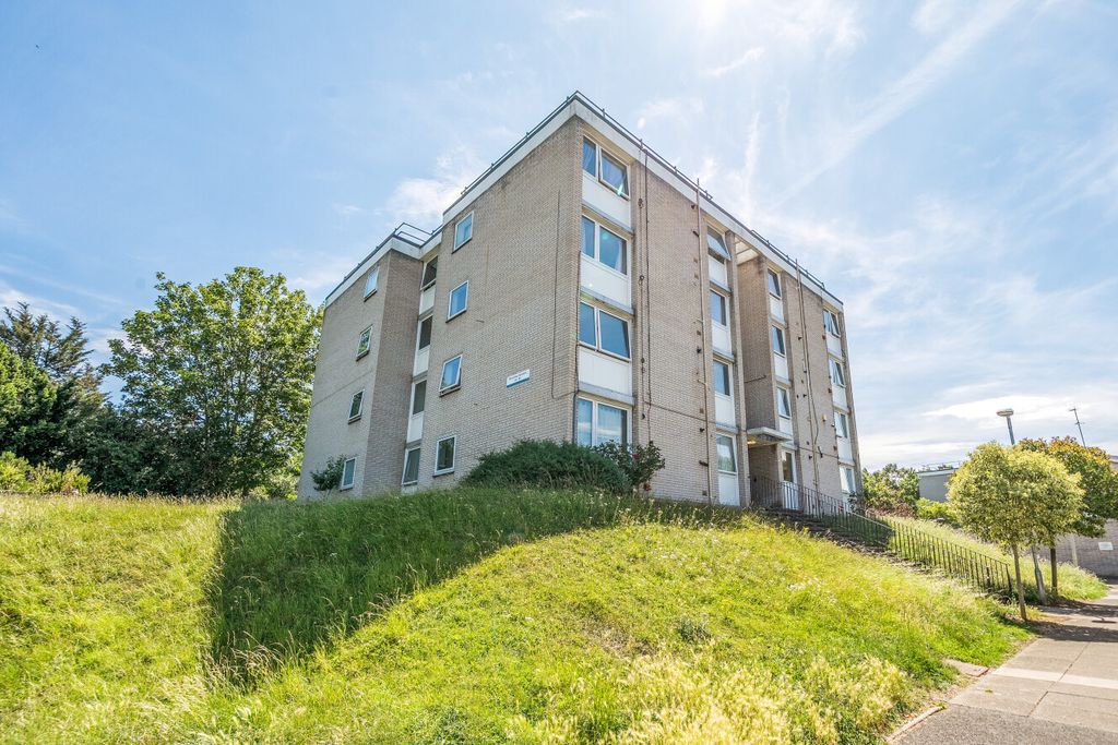 Property photo 1 of 12 1484829-3-6A4Baae...