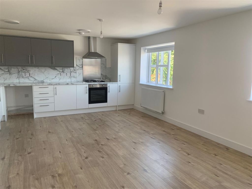 Property photo 2 of 11 2