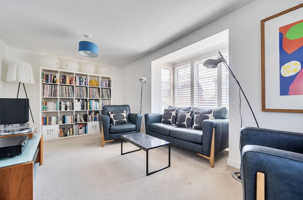 Property photo 2 of 18
