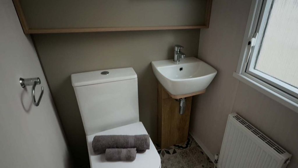 Property photo 2 of 4 Swift Moselle Bathroom.Jpg