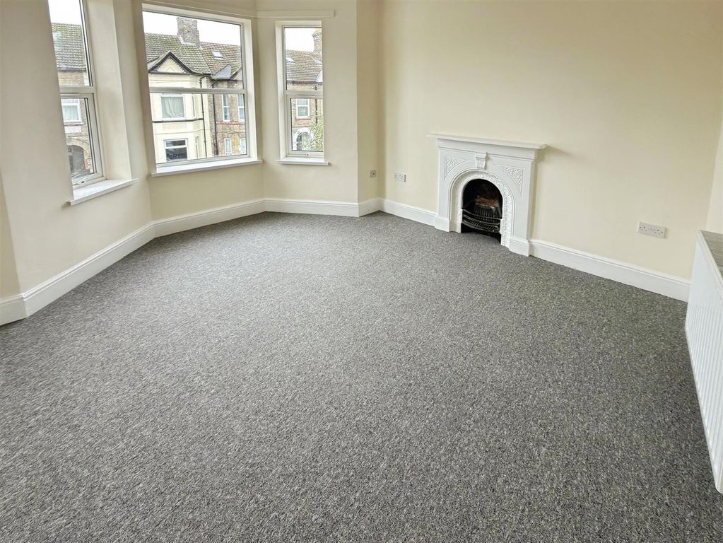 Property photo 2 of 13 Lowestoft Central (8).Jpg