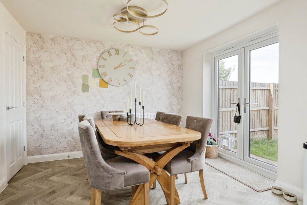 Property photo 3 of 19 Pbox-Img.Jpg