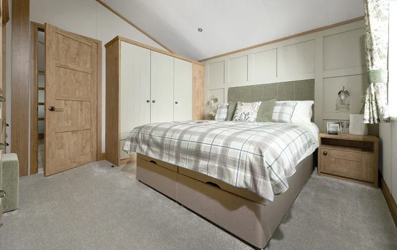 Property photo 2 of 12 Web Abi Harrogate Main Bedroom 1182 Rt 1120x710 1 802x505 F50 50
