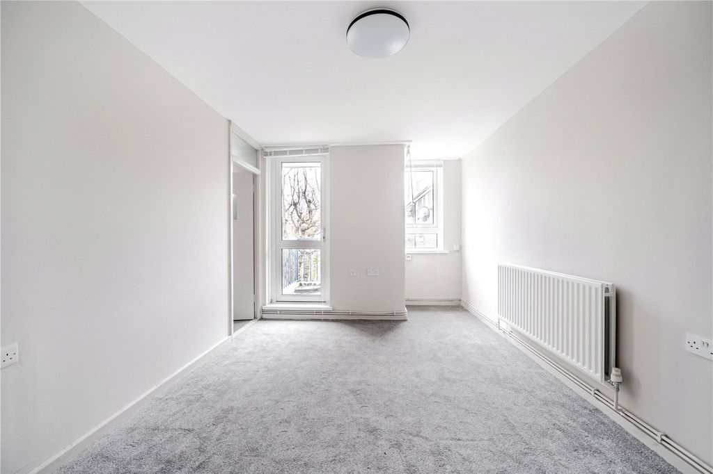 Property photo 2 of 18 Picture No. 03