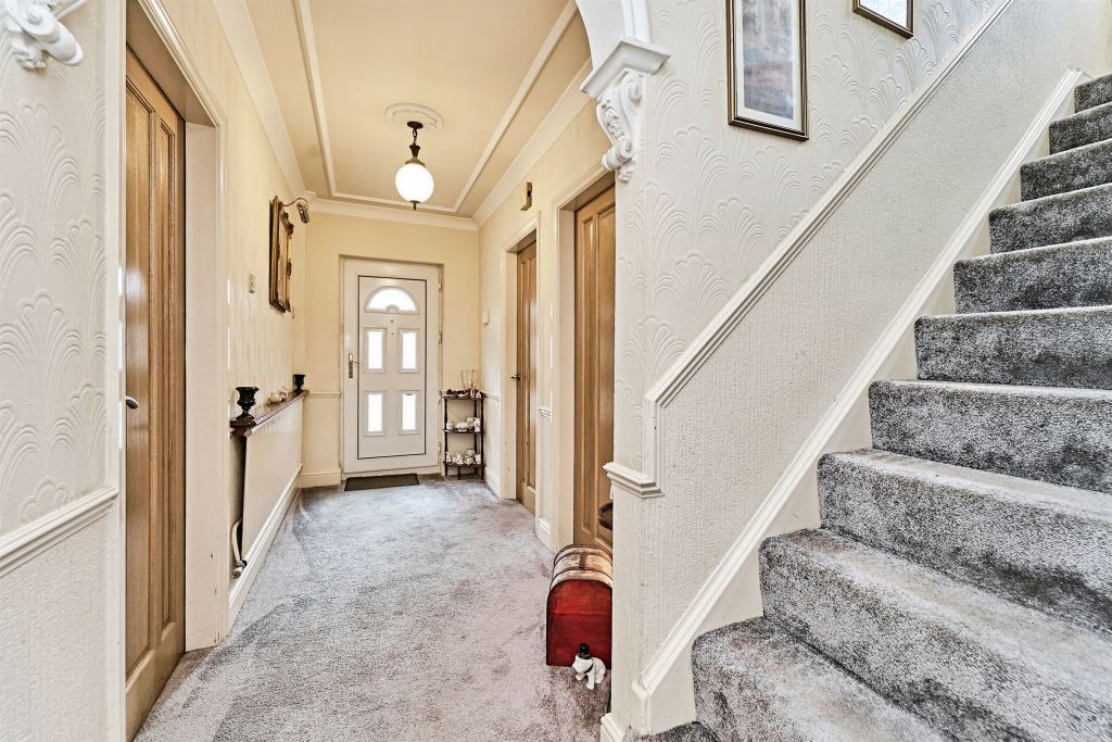 Property photo 2 of 27