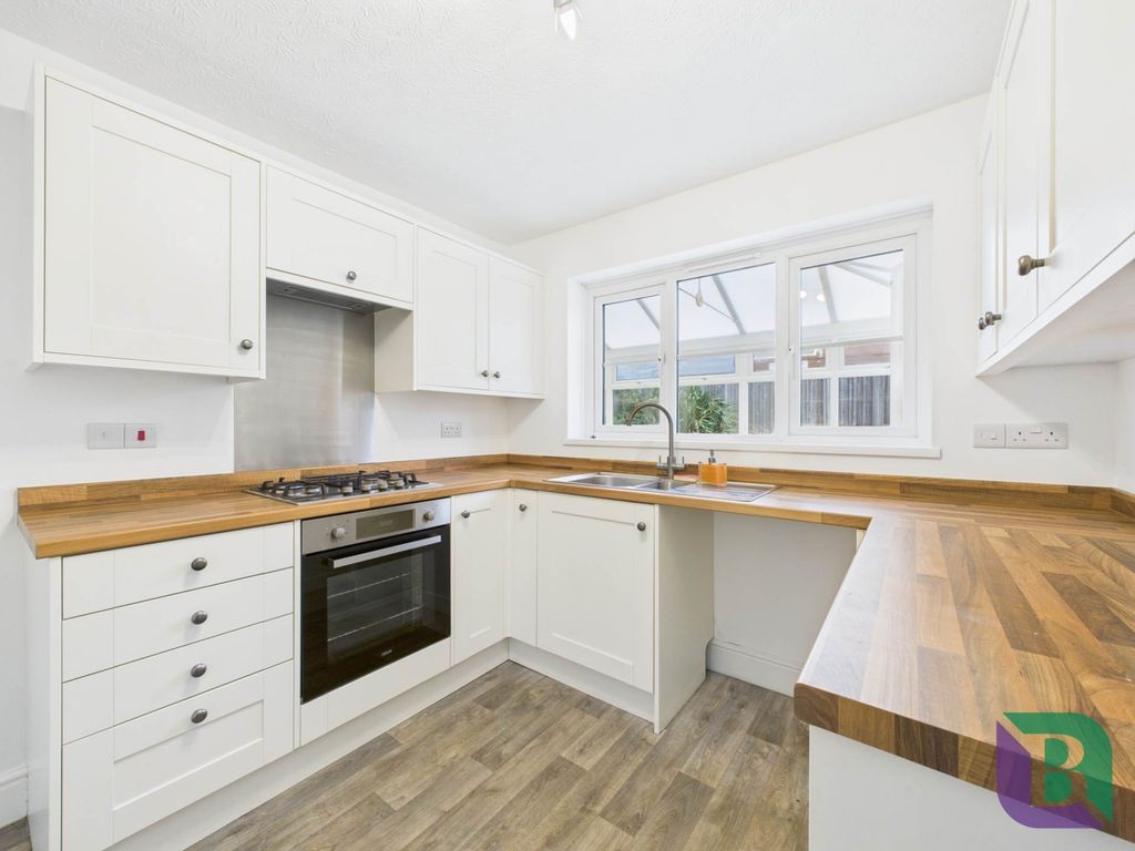 Property photo 2 of 27