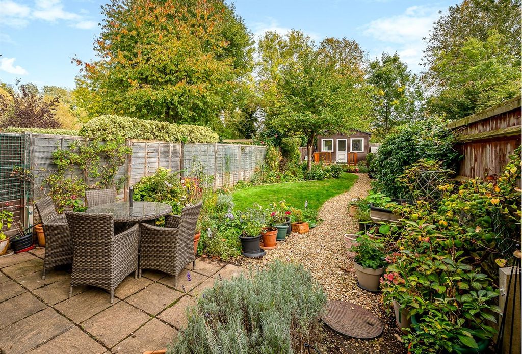 Property photo 2 of 26 Garden.E.Jpg