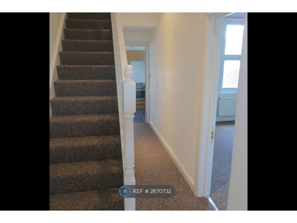 Property photo 3 of 10 Hallway