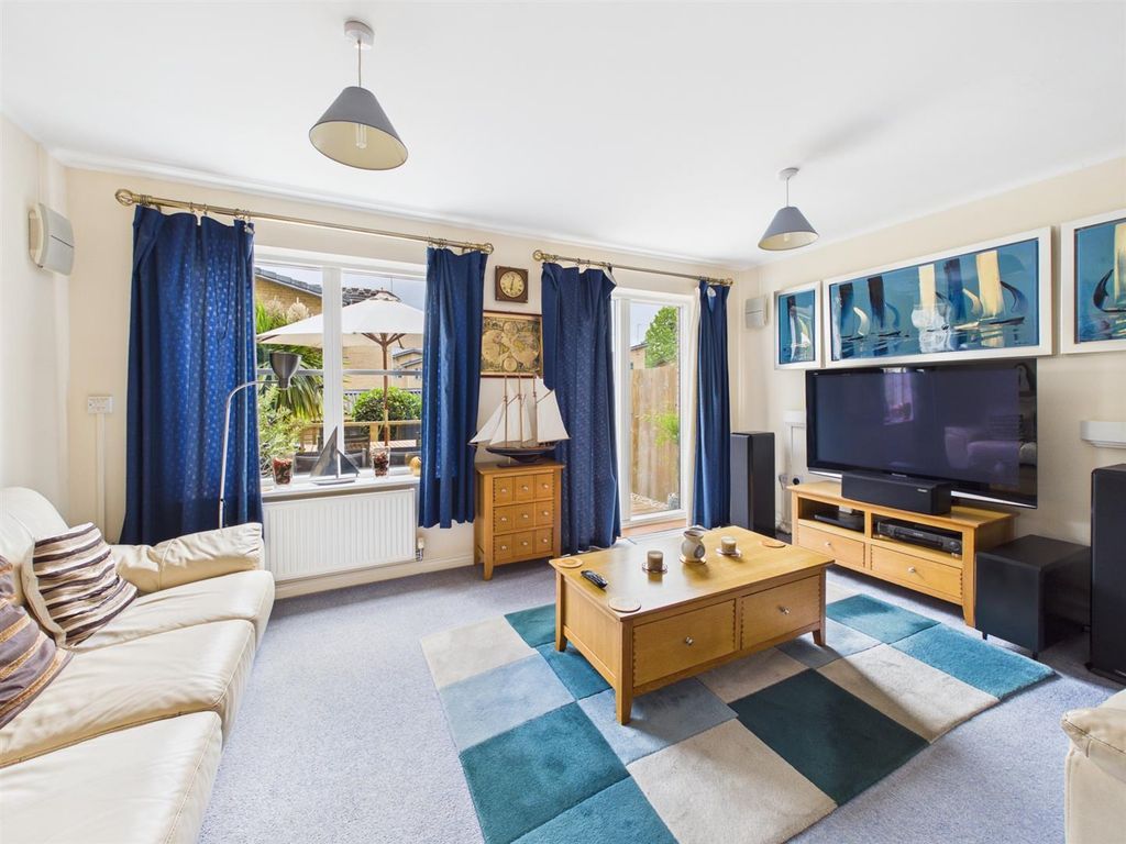 Property photo 2 of 18